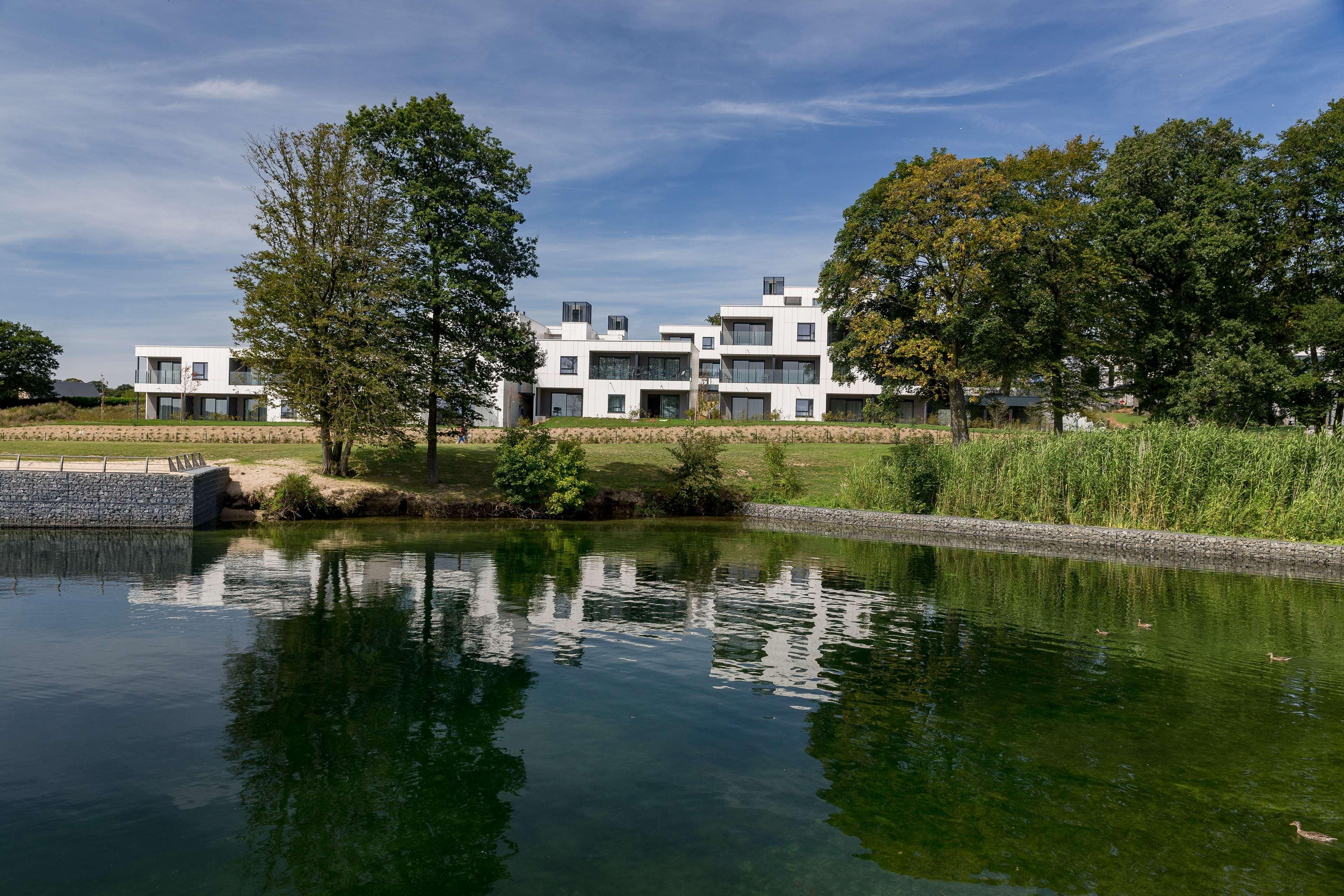 Golden Lakes Hotel Boussu-lez-Walcourt Exterior foto